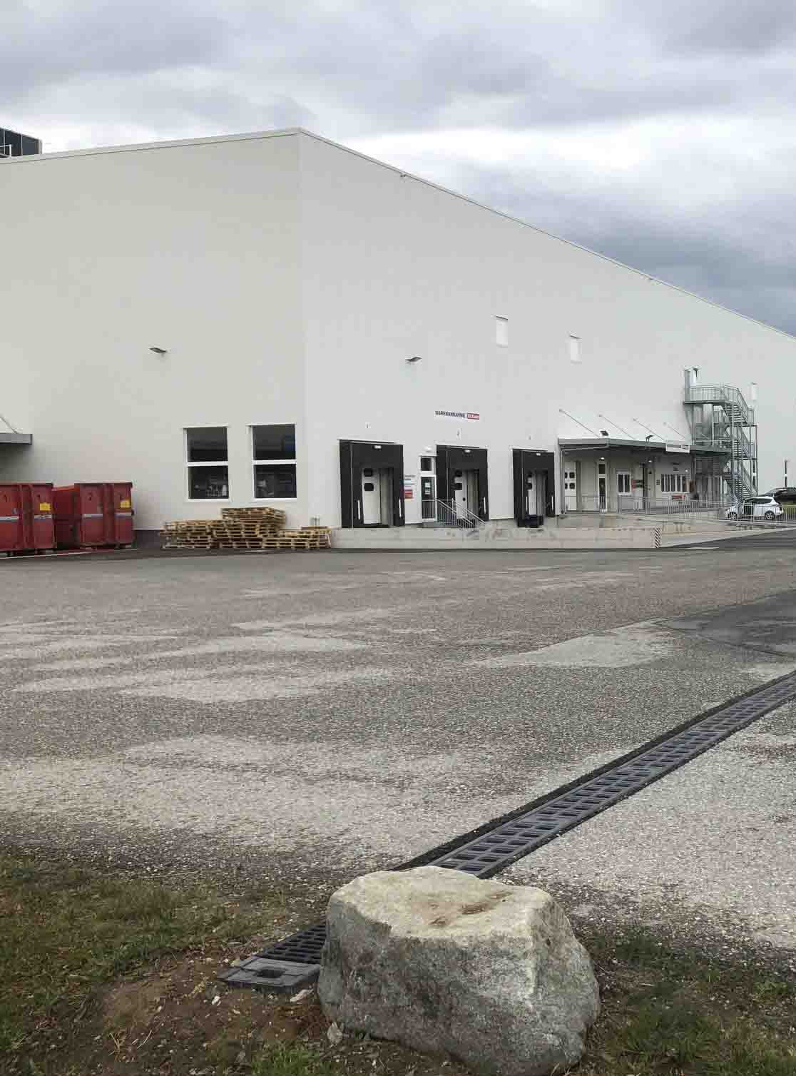 ACO Österreich Referenz XXXLutz Lager Teaser ACO Österreich Referenz XXXLutz Lager Teaser