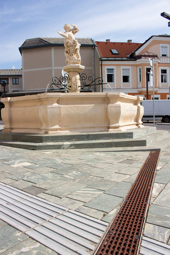 ACO Österreich Referenz Hauptplatz Brunn Bild2