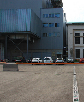 ACO Referenz Enages: Parkplatz Entwässerung mit Monoblock RD