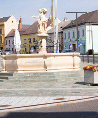 ACO-Referenz-Hauptplatz-Brunn-Teaser