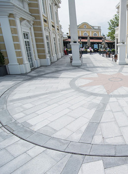 ACO Referenz Parndorf: Slotline (Multiline mit Schlitzaufsatz)